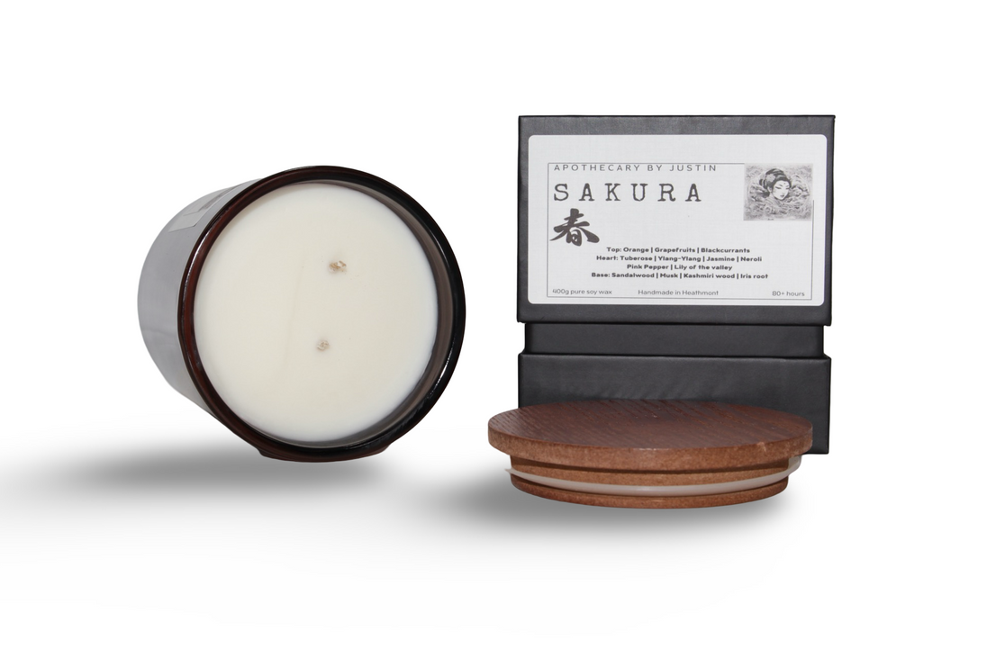 Luxury Gift Candle – Sakura Bloom (咲く) for Relaxation & Home Décor
